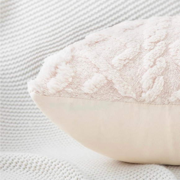 MADIZZ Set of 2 Soft fuzzy Short Wool Fleece Throw Pillow Covers 20x20 “ Beige - Picture 4 of 8